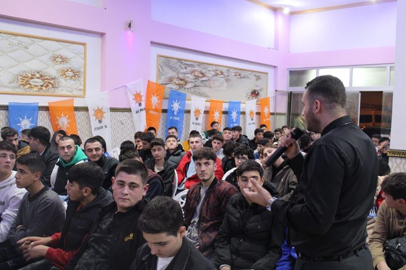 AK PARTİLİ GENÇLERDEN İLK OYUM KAMPANYASI