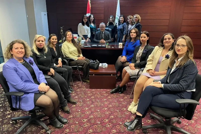 Bursa Barosu’nun “Güçlü Kadın Başarı Ödülü” Akbelen direnişçisi muhtar Nejla Işık’a verildi