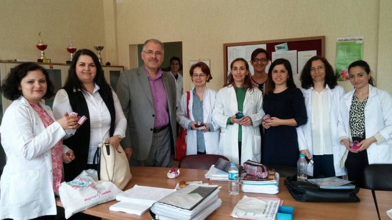 Eğitim-Bir-Sen`den 600 bayan öğretmene Anneler Günü Hediyesi